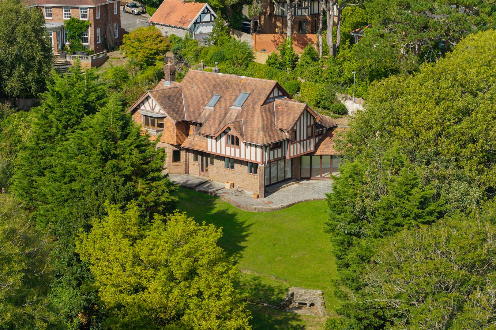 Grovewood, Groves Avenue, Langland, Swansea, SA3 4QF